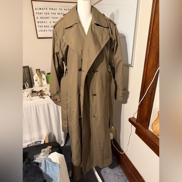London Fog Jackets & Blazers - Vintage London Fog Tan Trench Coat